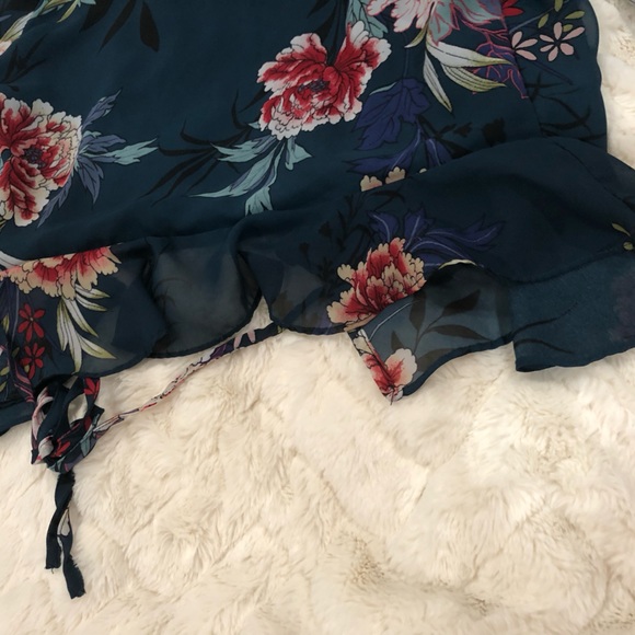 Floral crop top with sheer sleeves; button for front closure, ruffle trim bottom - Picture 6 of 9